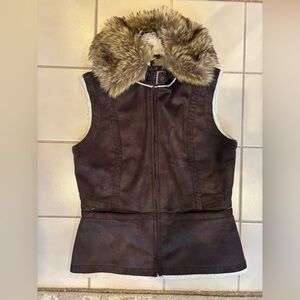 Elegant Brown Vest with Faux Fur Collar